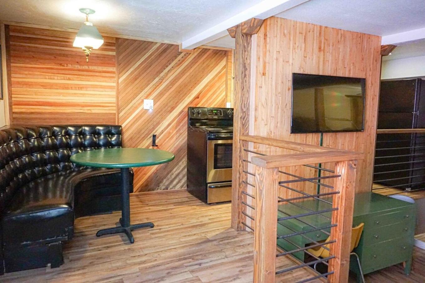 Bear Cave- Pet Friendly Suite In Shaver Lake Exteriör bild