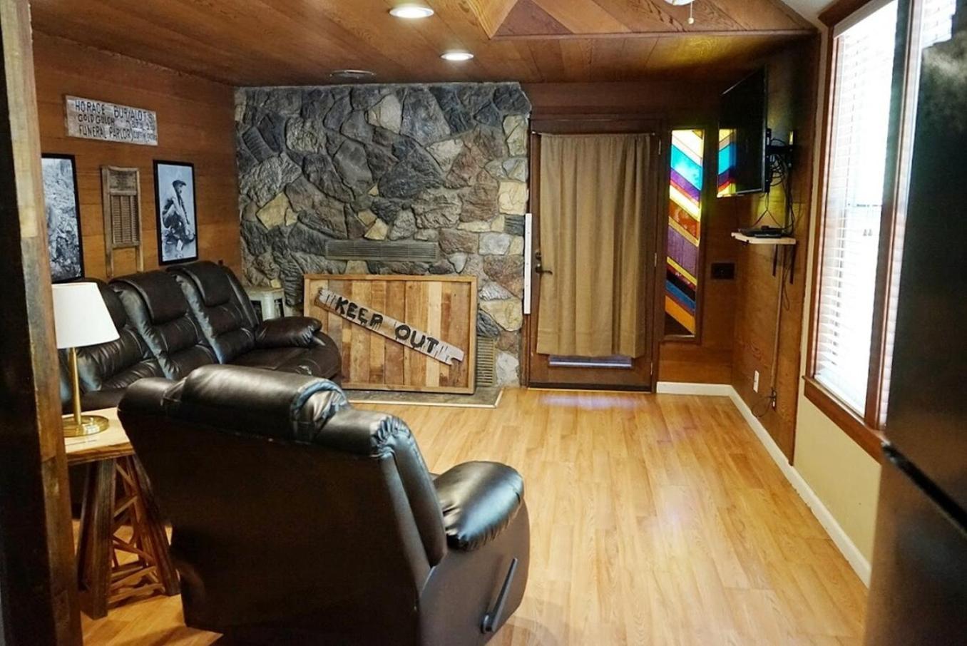 Bear Cave- Pet Friendly Suite In Shaver Lake Exteriör bild