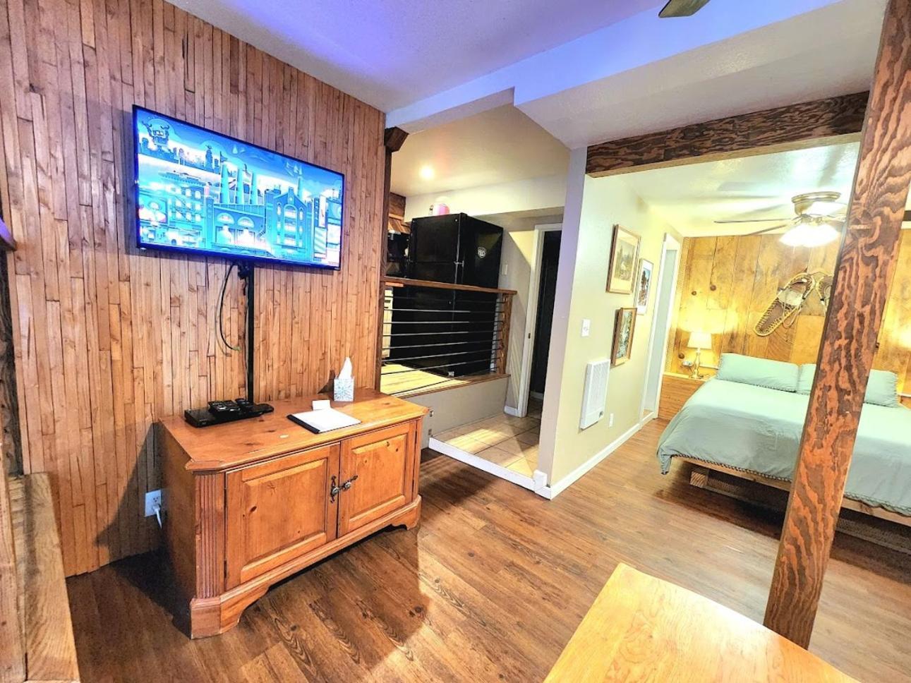 Bear Cave- Pet Friendly Suite In Shaver Lake Exteriör bild
