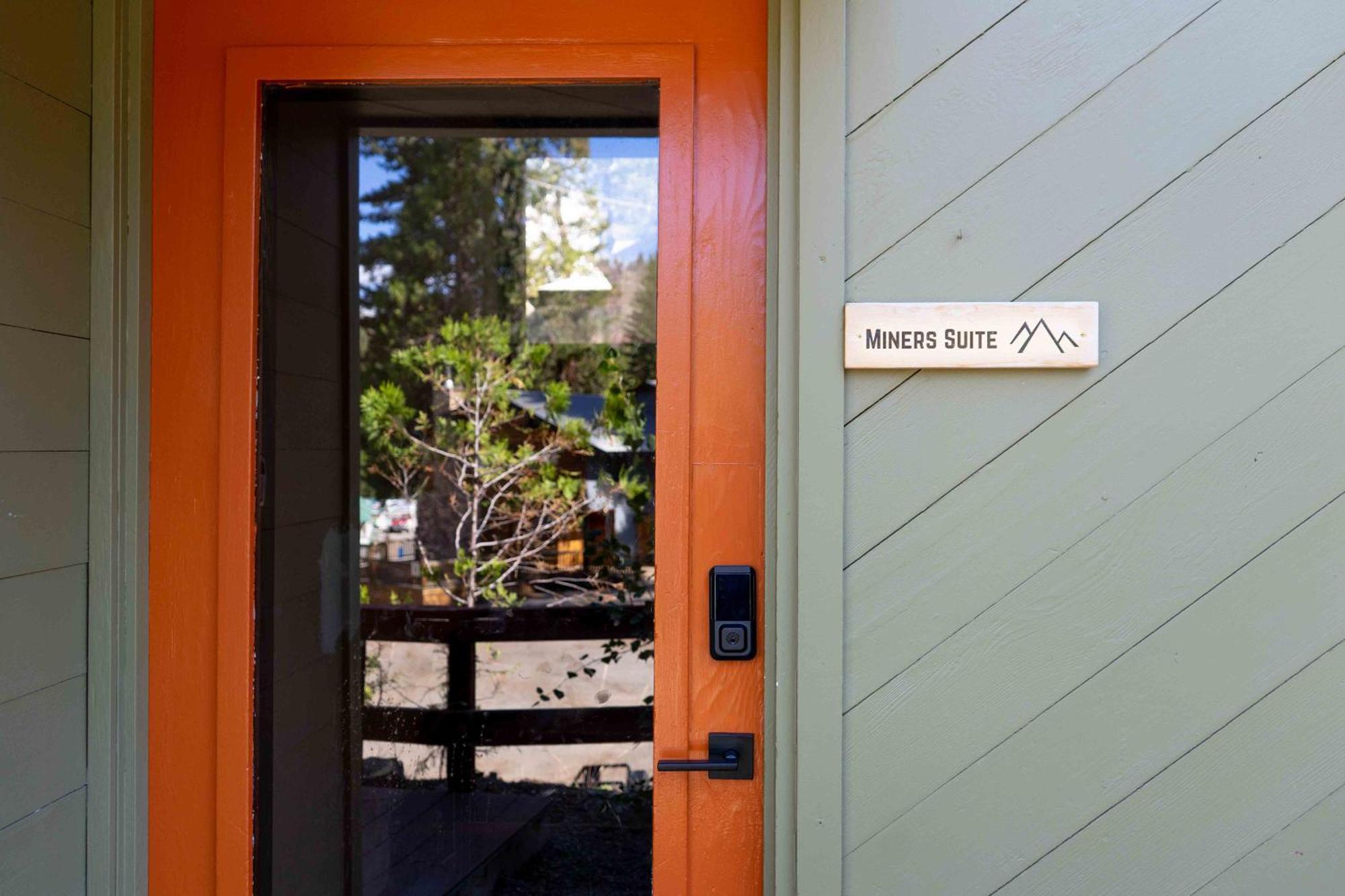 Bear Cave- Pet Friendly Suite In Shaver Lake Exteriör bild