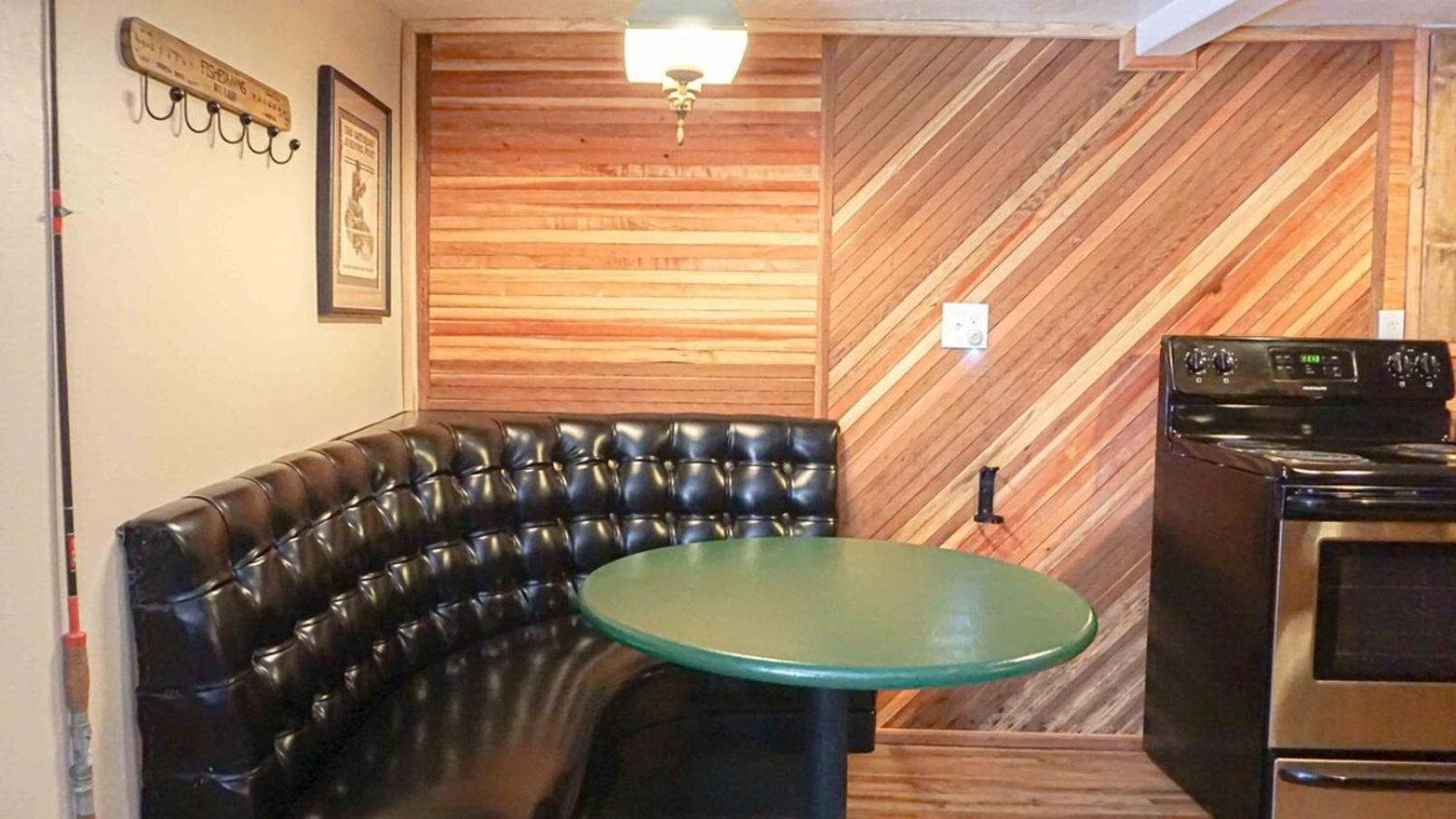Bear Cave- Pet Friendly Suite In Shaver Lake Exteriör bild