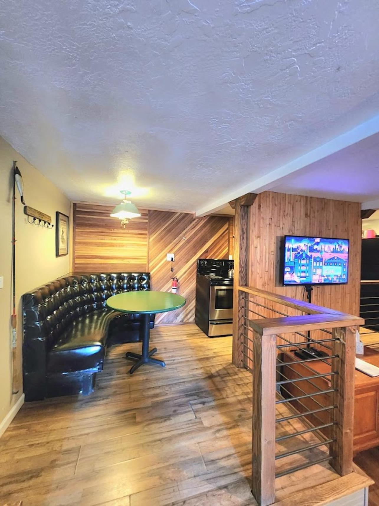 Bear Cave- Pet Friendly Suite In Shaver Lake Exteriör bild